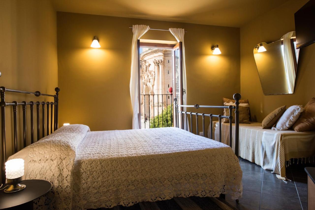 Bed and Breakfast Le Stanze Del Cioccolato Модіка Екстер'єр фото